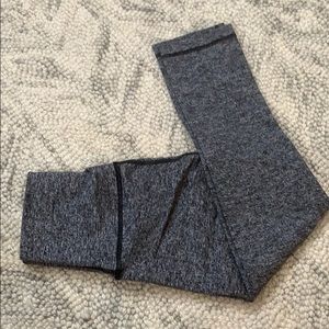 Lululemon size 4 wunder under crops